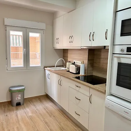 Amazing 3 Bedrooms With Pool Next To The Sea Апартаменты Торевьиа